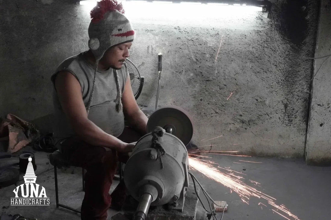 metalcraft working to make a kukri