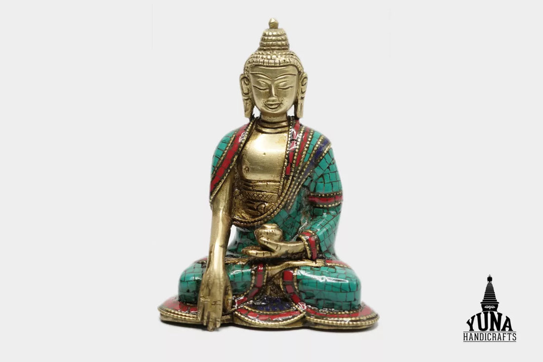 Small Sakyamuni Buddha Statue: Timeless Himalayan Art in a Meaningful Form